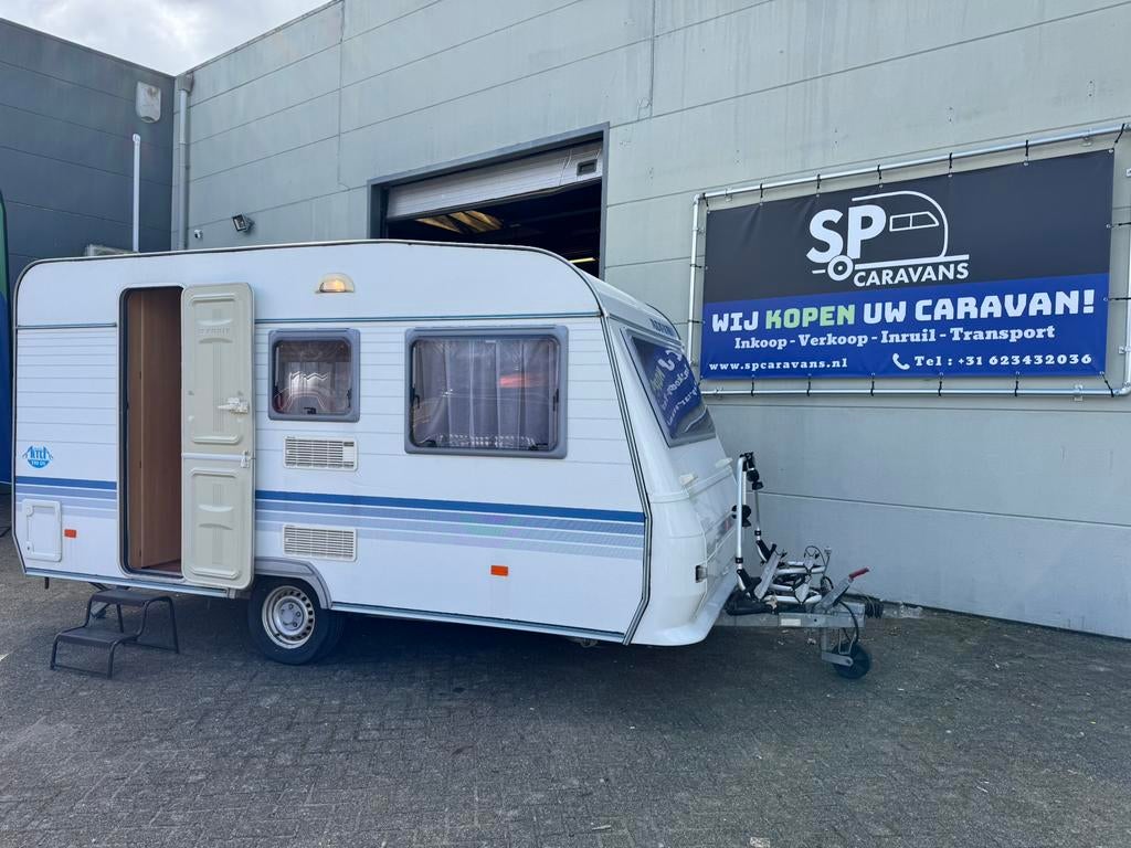 Caravan Adria Altea 390DS - Zonnepaneel / Voortent!, Standaardzit, Bedrijf, 750 - 1000 kg, Adria