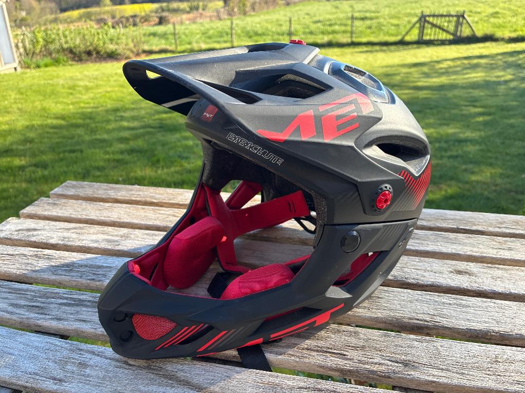 Fiets helm rood zwart maat M, Ophalen, Gebruikt, M, MET
