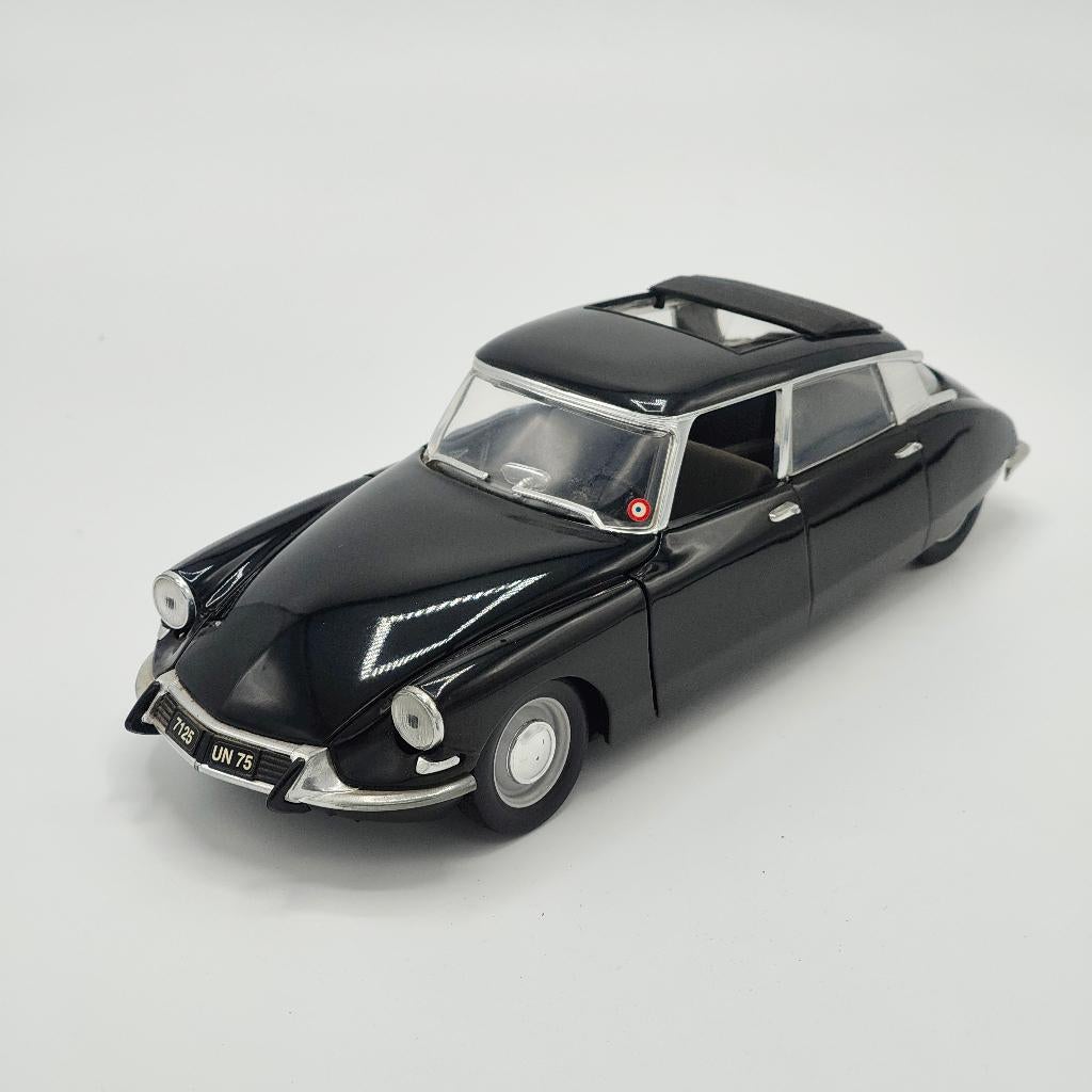 Citroën DS 1:18 Solido Zwart, Ophalen of Verzenden, Zo goed als nieuw, Auto, Solido
