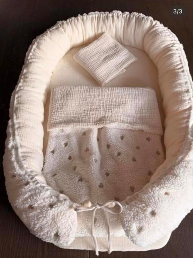 Babynestje nieuw en handgemaakt/ teddy hartjes, Ophalen of Verzenden, Nieuw, Overige typen