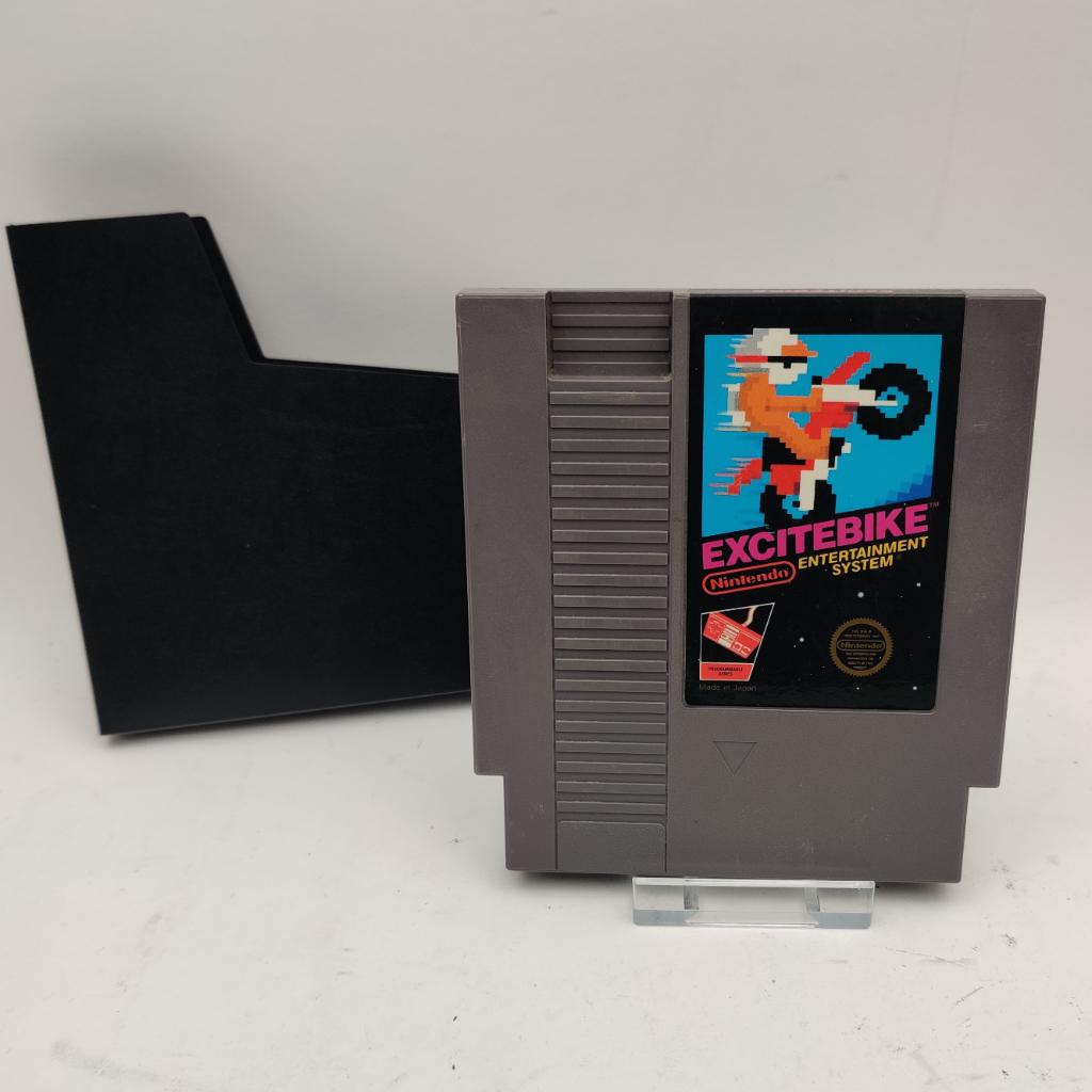Excitebike NES nu voor €17.99, N, N, 1 speler, Racen en Vliegen