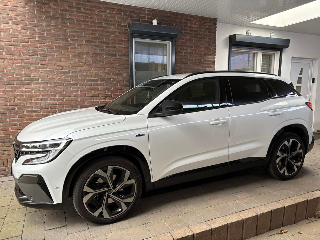 Renault Austral 1.2 E-tech ICONIC Full Hybrid 200pk 2024 Wit, Auto's, Zwart, 1199 cc, Alcantara, Wit