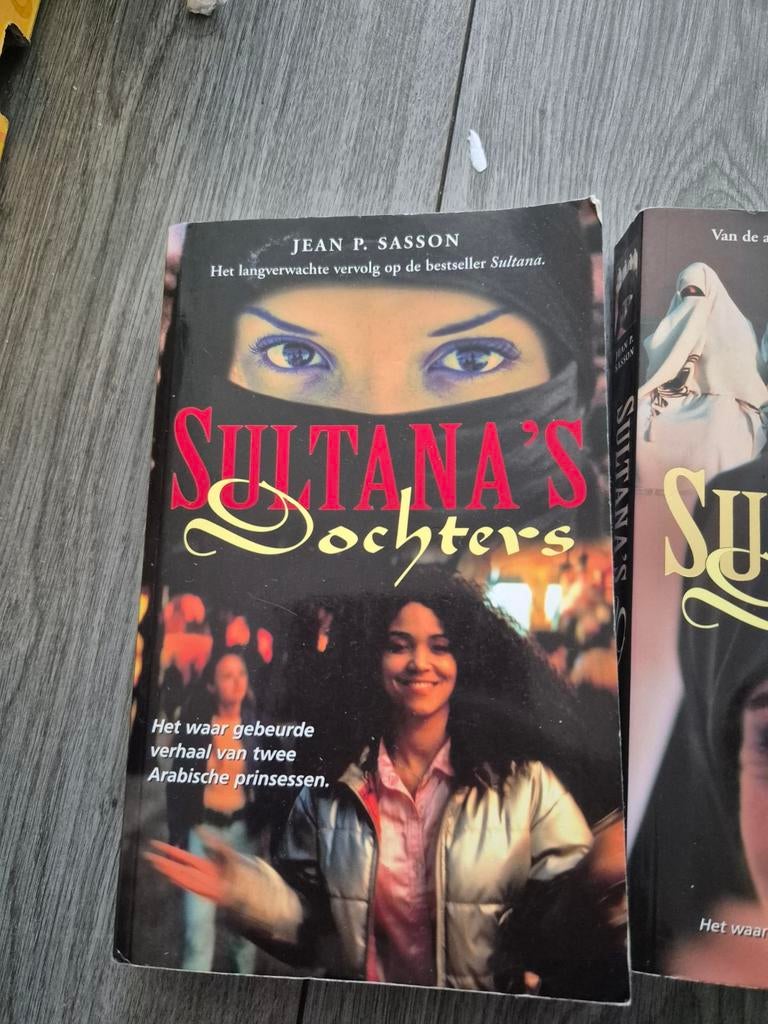 3 boeken: Sultana's Dochters, Sultana's Droom, Rode Schoenen, Boeken, Ophalen of Verzenden