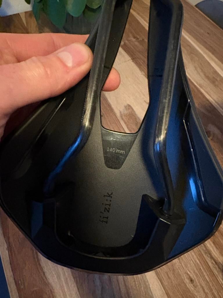 Fizik Vento Argo R1 Light 140mm zadel, Fietsen en Brommers, Fietsonderdelen, Ophalen of Verzenden, Gebruikt, Zadel