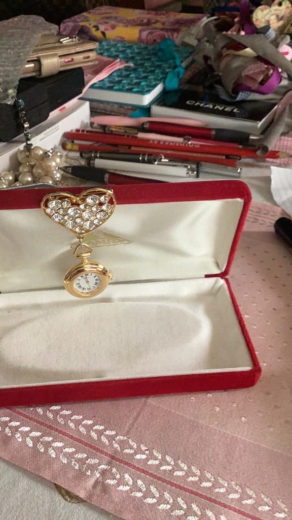 Broches met horloge, Verzenden, Zo goed als nieuw