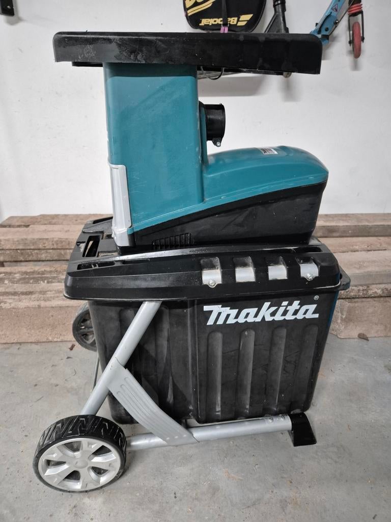 Makita UD2500 Elektrische Hakselaar - Krachtig en Efficiënt, Ophalen, Gebruikt, Makita, Met opvangbak