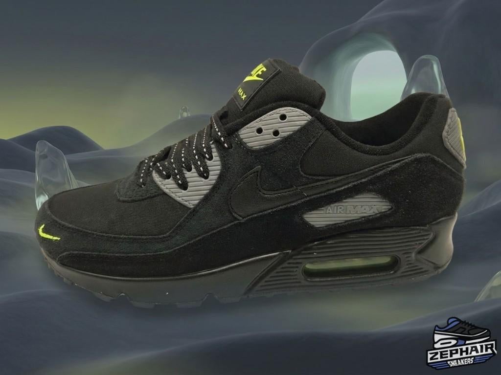 Nike Air Max 90 'Black/Volt' EU44 2023, Colosseum 1, 1213 NL Hilversum, Nederland, Zwart, Nike, Ophalen of Verzenden