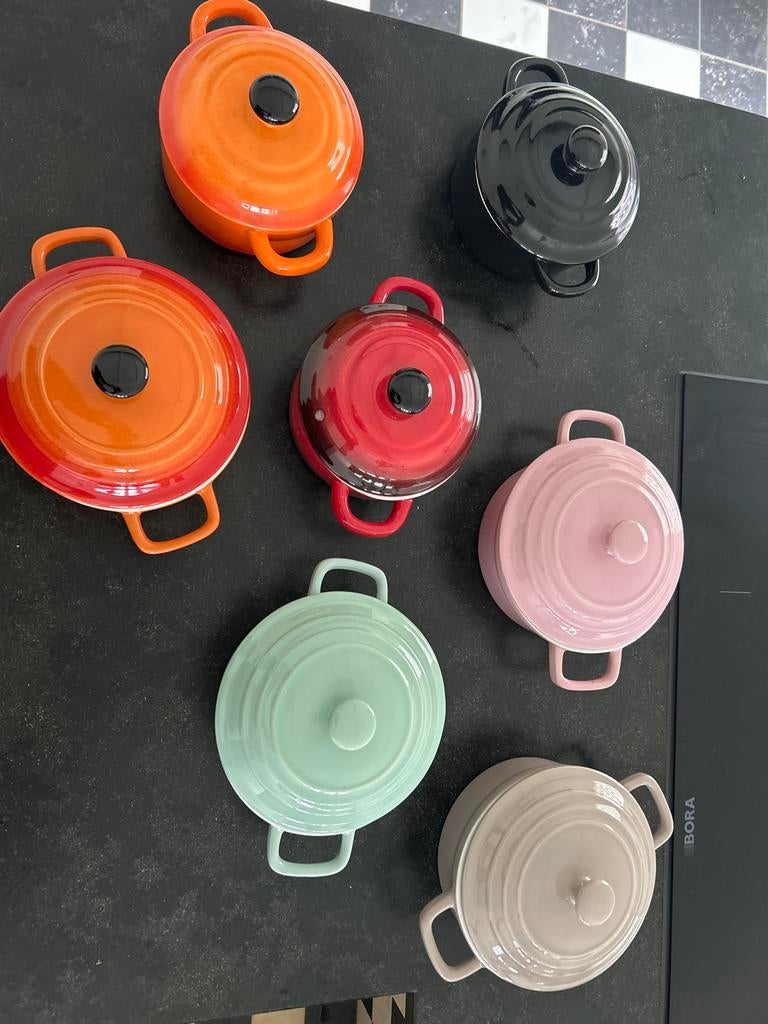 7x mini ovenschaaltjes/stoofpannetjes, verschillende kleuren, Ophalen of Verzenden, Zo goed als nieuw, Overige materialen, Overige typen