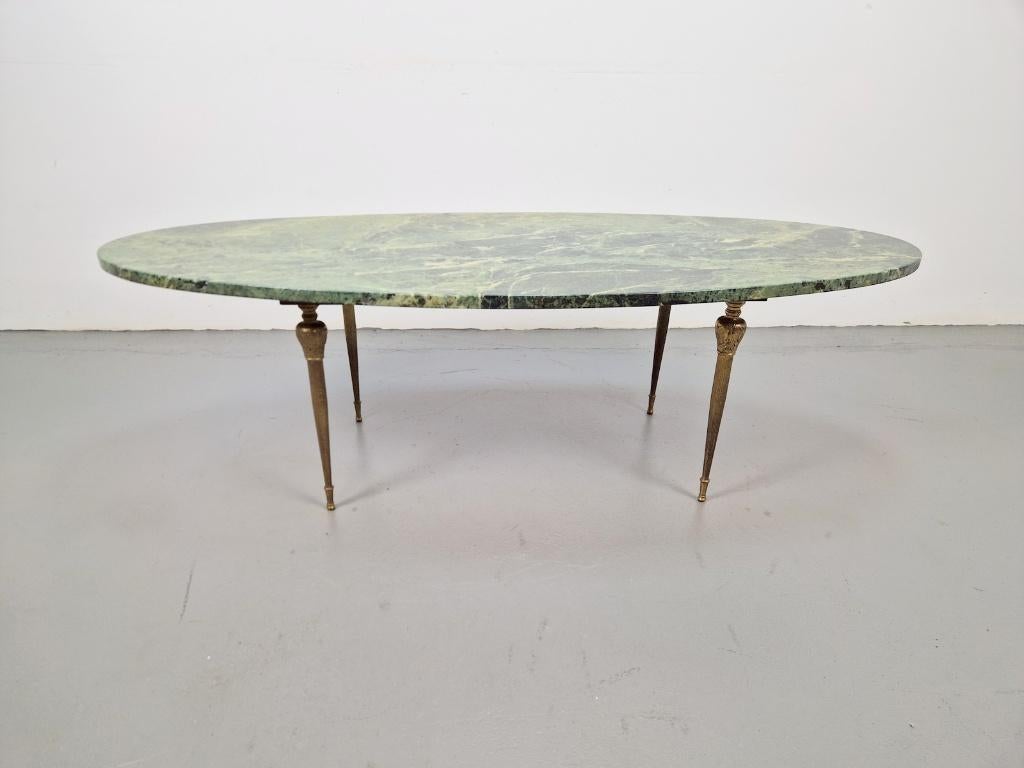 Vintage Ovale salontafel groen marmer messing France ´50, Ophalen, 100 tot 150 cm, N, Overige materialen