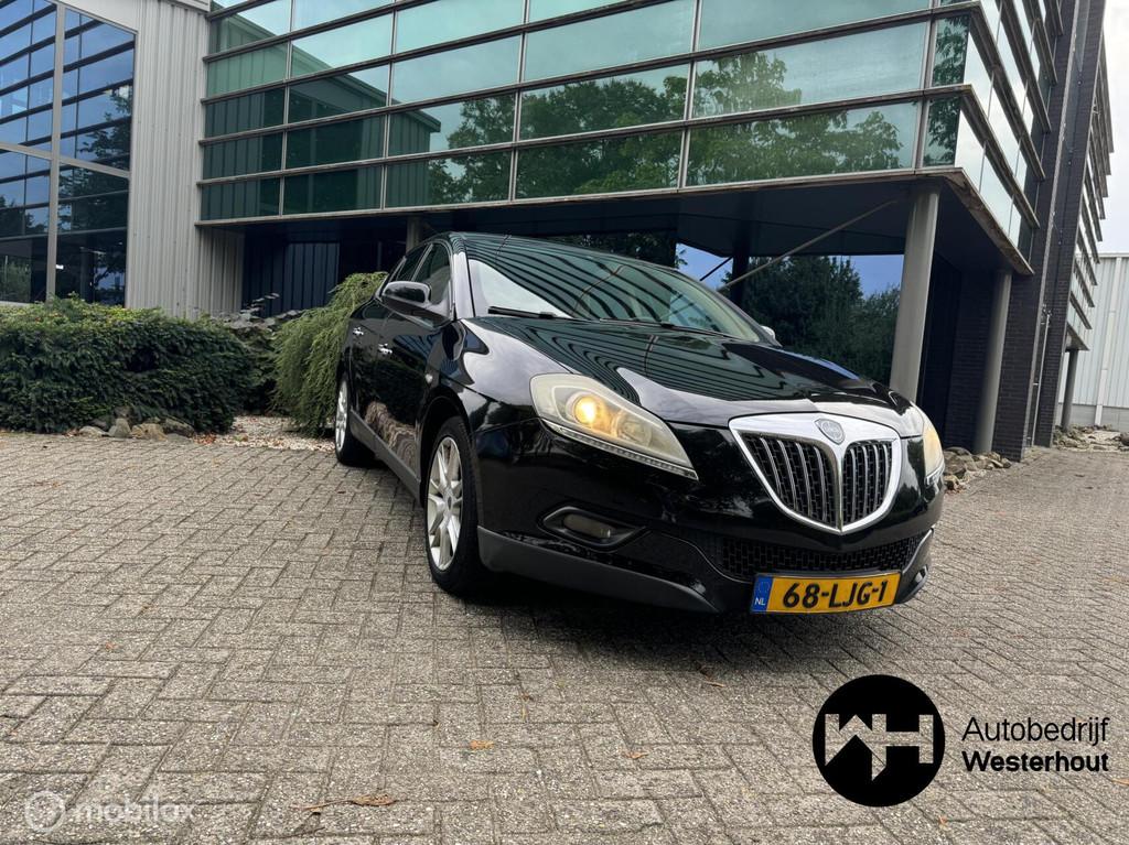 Lancia Delta 1.4-16V Oro Dealer onderhouden Navigatie NWE AP, Auto's, Lancia, Voorwielaandrijving, Gebruikt, 1295 kg, 4 cilinders