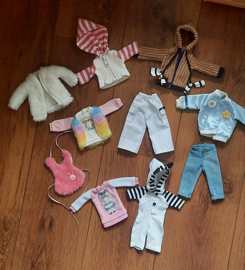 Bjd 1/6 poppen, 11 dlg kleding pakket in goede staat., Verzamelen, Poppen, Ophalen of Verzenden, Zo goed als nieuw, Kleertjes