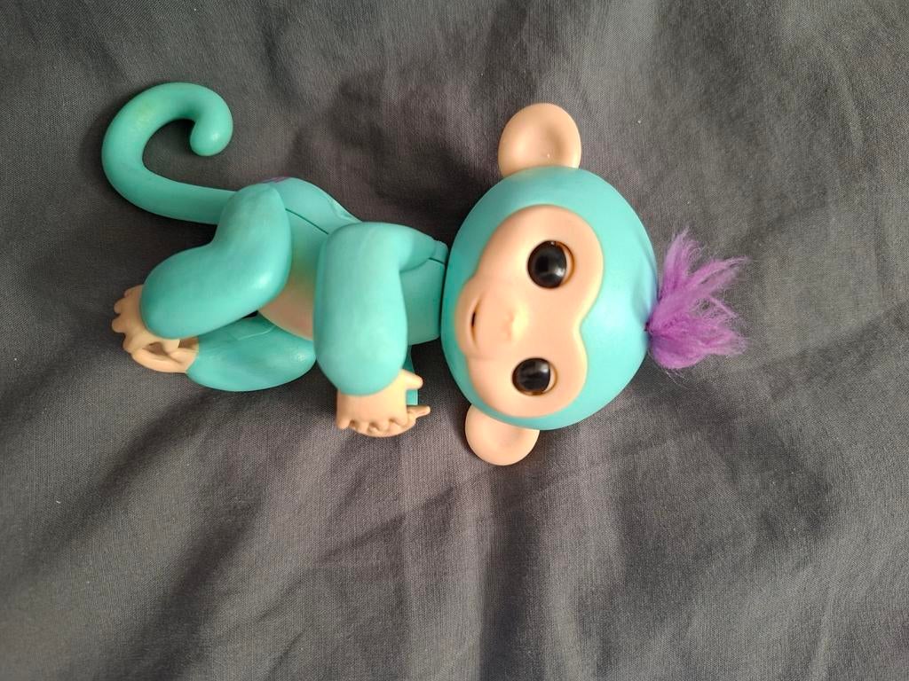 Fingerlings aapje turquoise met paars haar, Kinderen en Baby's, Speelgoed | Overig, Ophalen of Verzenden