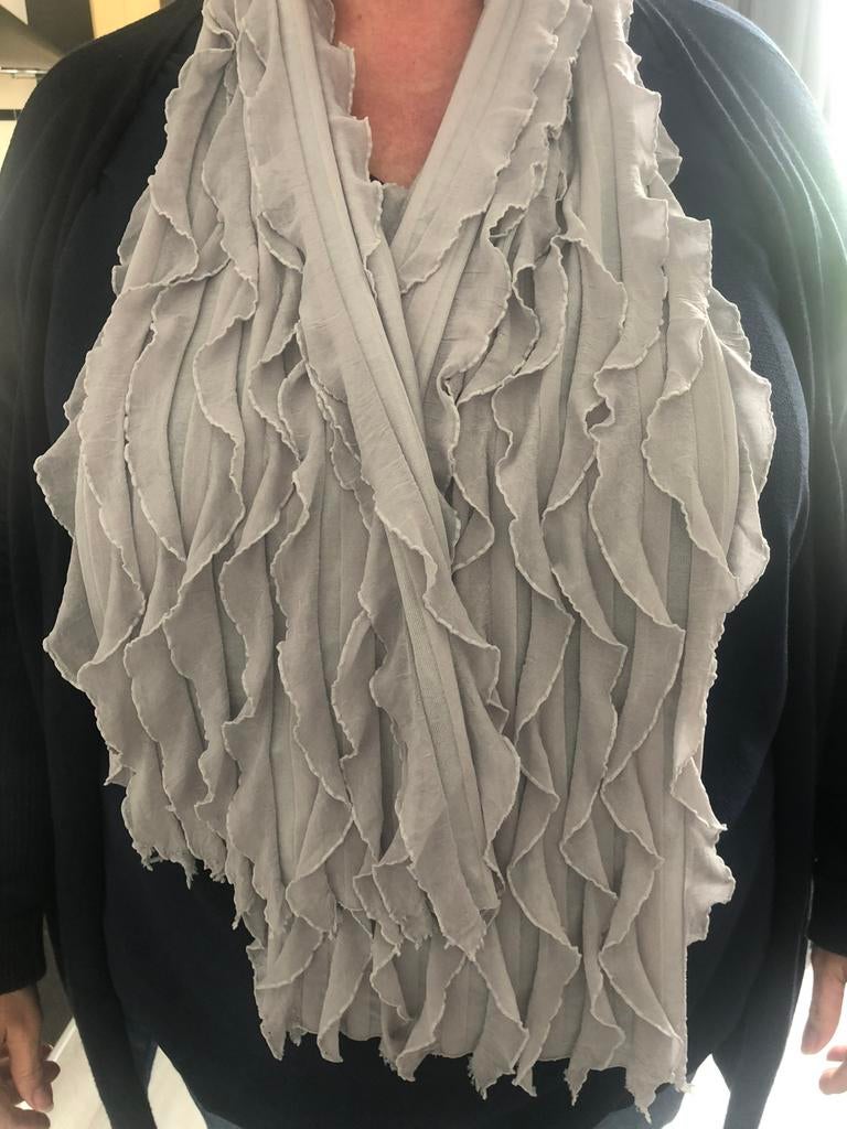 Grijs/groene sjaal, Kleding | Dames, Mutsen, Sjaals en Handschoenen, Ophalen of Verzenden, Zo goed als nieuw, Sjaal