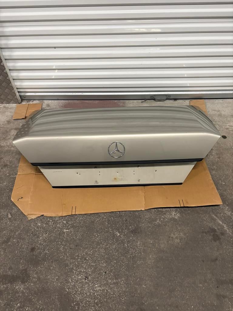 Mercedes W124 achterklep sedan Rauchsilber kleurcode: 702, Auto-onderdelen, Carrosserie en Plaatwerk, Ophalen, Gebruikt, Achterklep