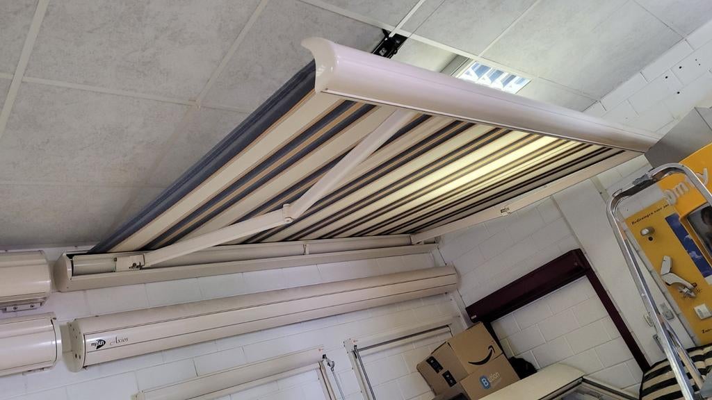 Knikarmscherm 285x200cm, Somfy motor, showroommodel, Ophalen of Verzenden, Zo goed als nieuw, Knikarmscherm