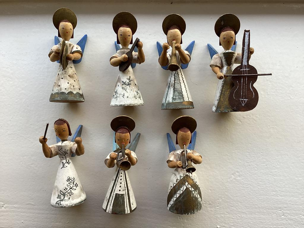 Engeltjes hout antiek, Ophalen