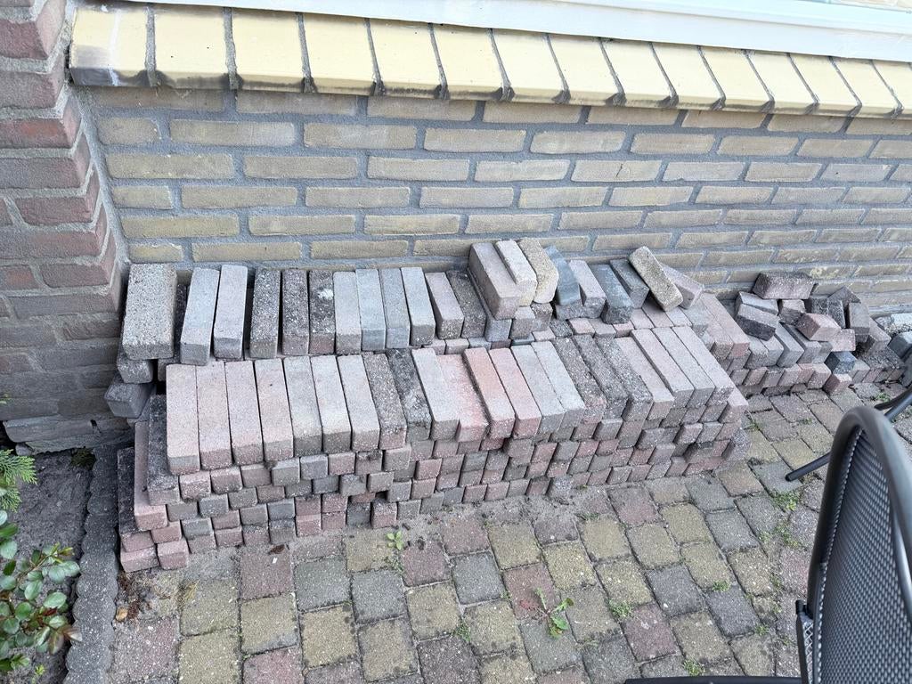 Ca. 300 waalformaat stenen gratis af te halen, Ophalen, Gebruikt