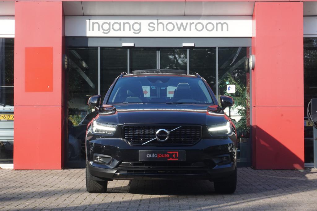 Volvo XC40 2.0 T4 R-Design | Automaat | Black Line | Panoram, 15 km/l, Zwart, Bedrijf, 93 €/maand