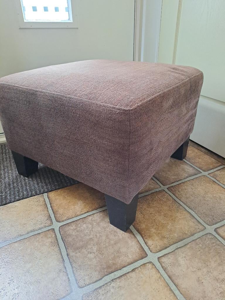 Mooie bruine kleurige Hocker, Ophalen, Zo goed als nieuw, Vierkant, Stof