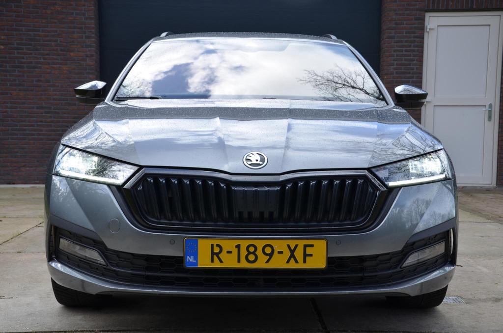 Skoda Octavia Combi 1.0 e-TSI Sport Business Navi/Pdc/Ecc/Tr, Auto's, Gebruikt, Origineel Nederlands, 19 km/l, 1265 kg