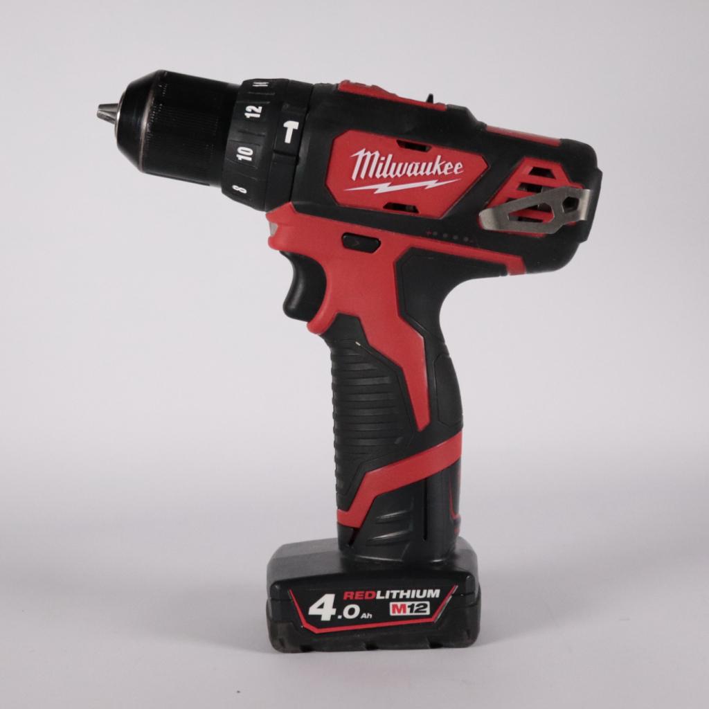 MilwaukeeM12 BPD met accu 4.0 M12  - gebruikt, Milwaukee, Gebruikt, Support@milwaukee.com, Milwaukee Electric Tool Corporation, 13135 W. 
Lisbon Road, Brookfield, WI 53005
USA