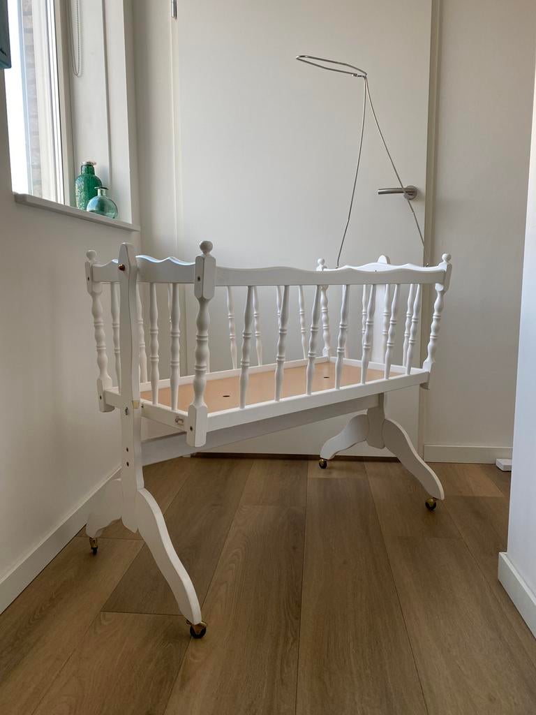 Mooie vintage wieg, Kinderen en Baby's, Babywiegjes en Ledikanten, Ophalen, Zo goed als nieuw, Wieg