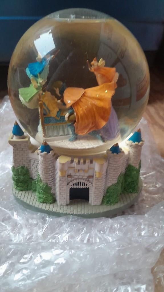 doornroosje snowglobe muziekdoos, Ophalen of Verzenden, Sneeuwwitje of Doornroosje, Zo goed als nieuw, Beeldje of Figuurtje