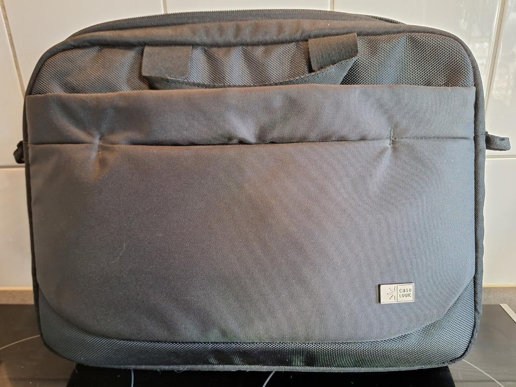 Computer tas nieuw € 10,00 de vlekken op de foto komen door, Computers en Software, Laptoptassen, Ophalen of Verzenden, Nieuw