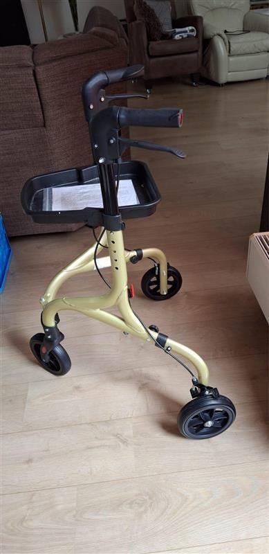 Deze Rovera Tripod binnenrollator is stevig én wendbaar!, Ophalen, Opvouwbaar, Zo goed als nieuw