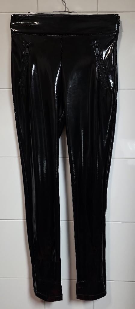 Nikkie broek lakleer look maat 34, Kleding | Dames, Zwart, Ophalen of Verzenden, Nikkie, Maat 34 (XS) of kleiner