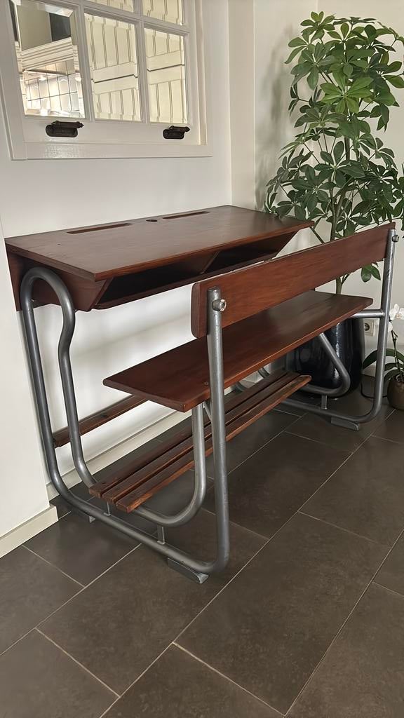 Mooie oude lessenaar, schoolbank, bureau, Ophalen, Gebruikt