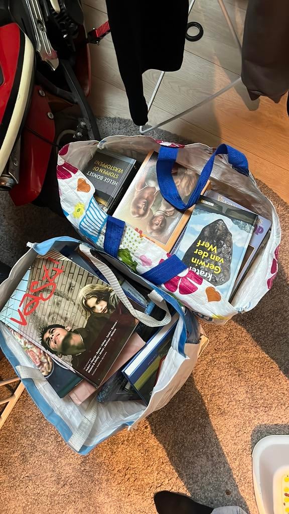 2 tassen met boeken, Ophalen, Zo goed als nieuw