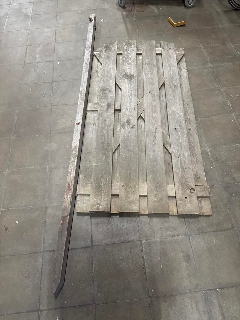Gebruikte schuttingdeur 180x90 met paal, Tuin en Terras, Tuinpoorten, Ophalen, Gebruikt, ., Looppoort
