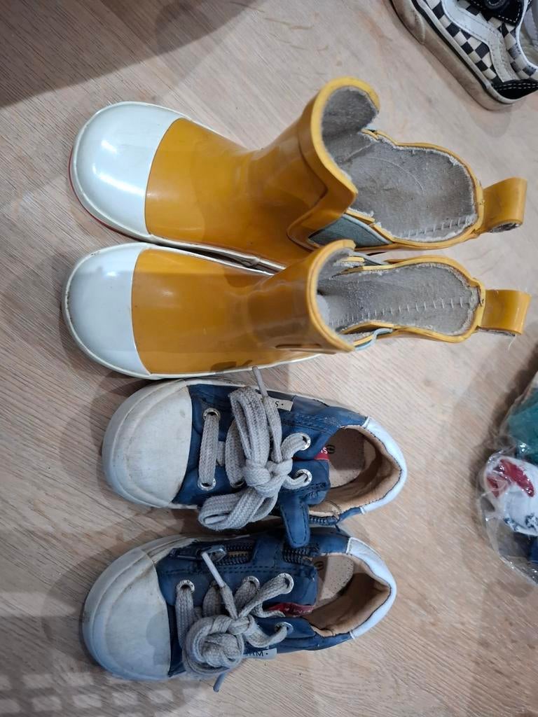 Schoentjes en regenlaarsjes maat 22, Kinderen en Baby's, Kinderkleding | Schoenen en Sokken, Ophalen, Gebruikt, Jongen of Meisje