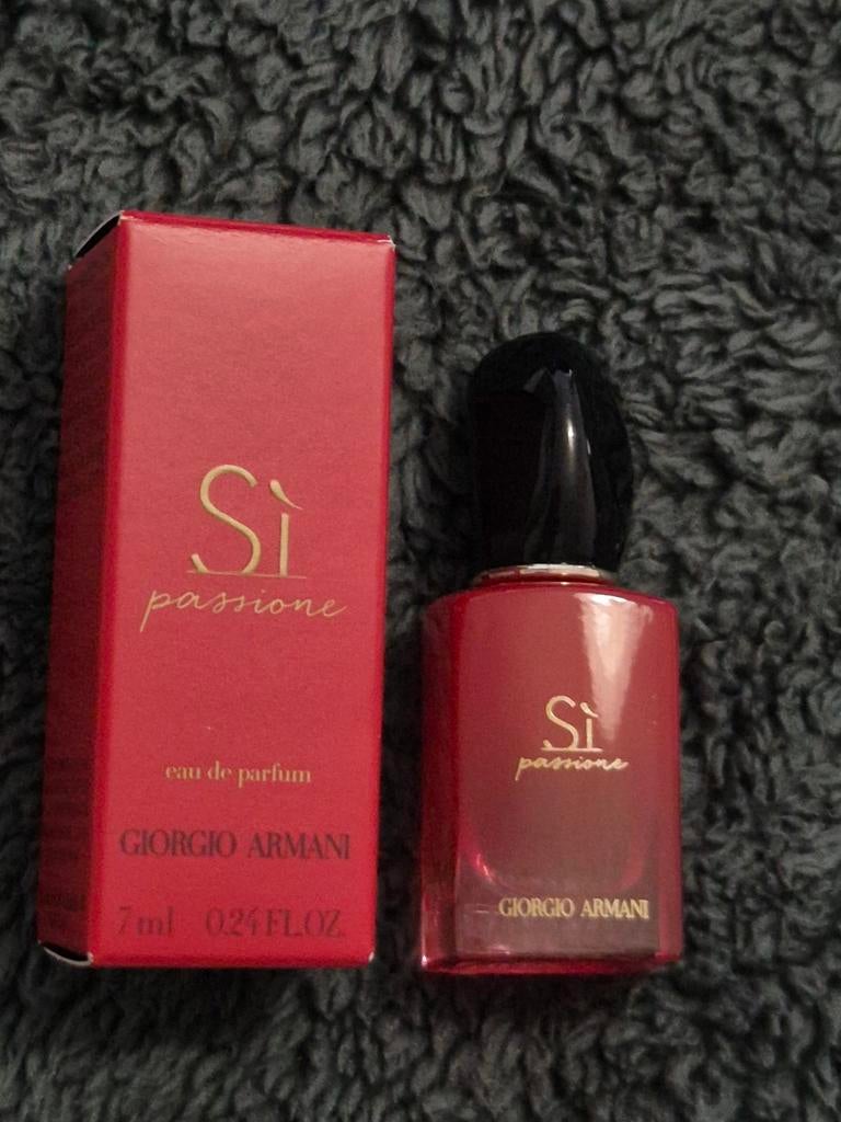 GIORGIO ARMANI miniatuur parfum 7ml nieuw, Ophalen of Verzenden, Nieuw