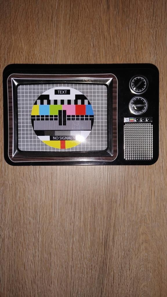 Blikje in de vorm van een oude tv met testbeeld, Ophalen of Verzenden, Gebruikt, Overige