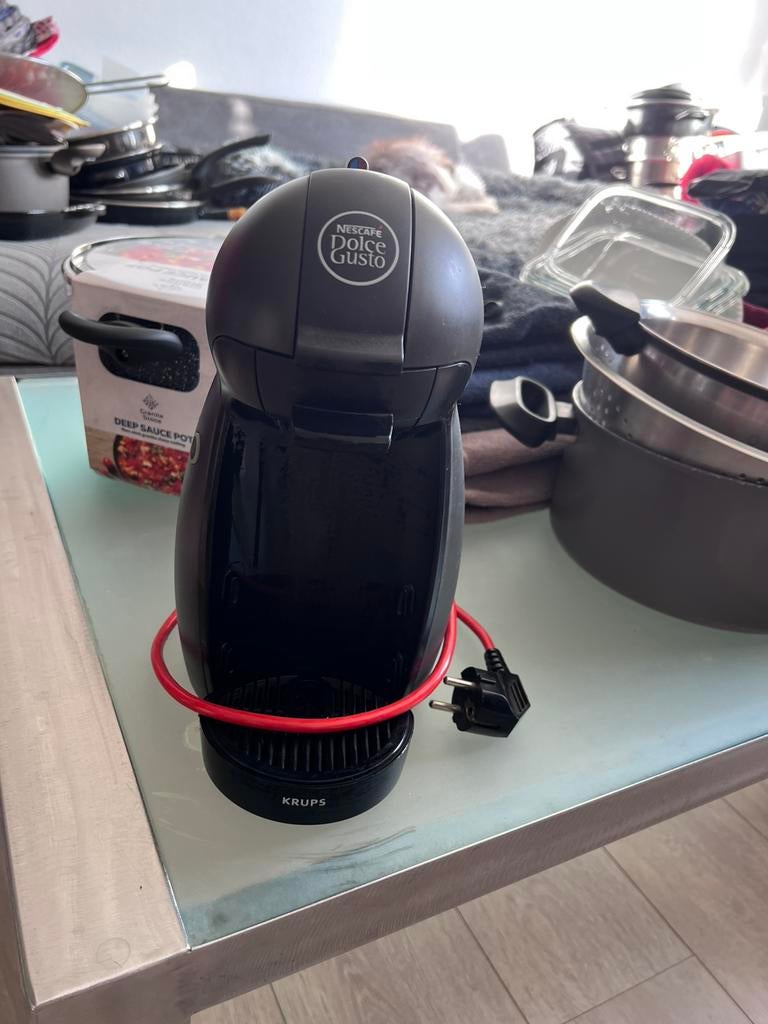 Dolce gusto., Witgoed en Apparatuur, Koffiezetapparaten, Ophalen, Zo goed als nieuw, Koffiemachine