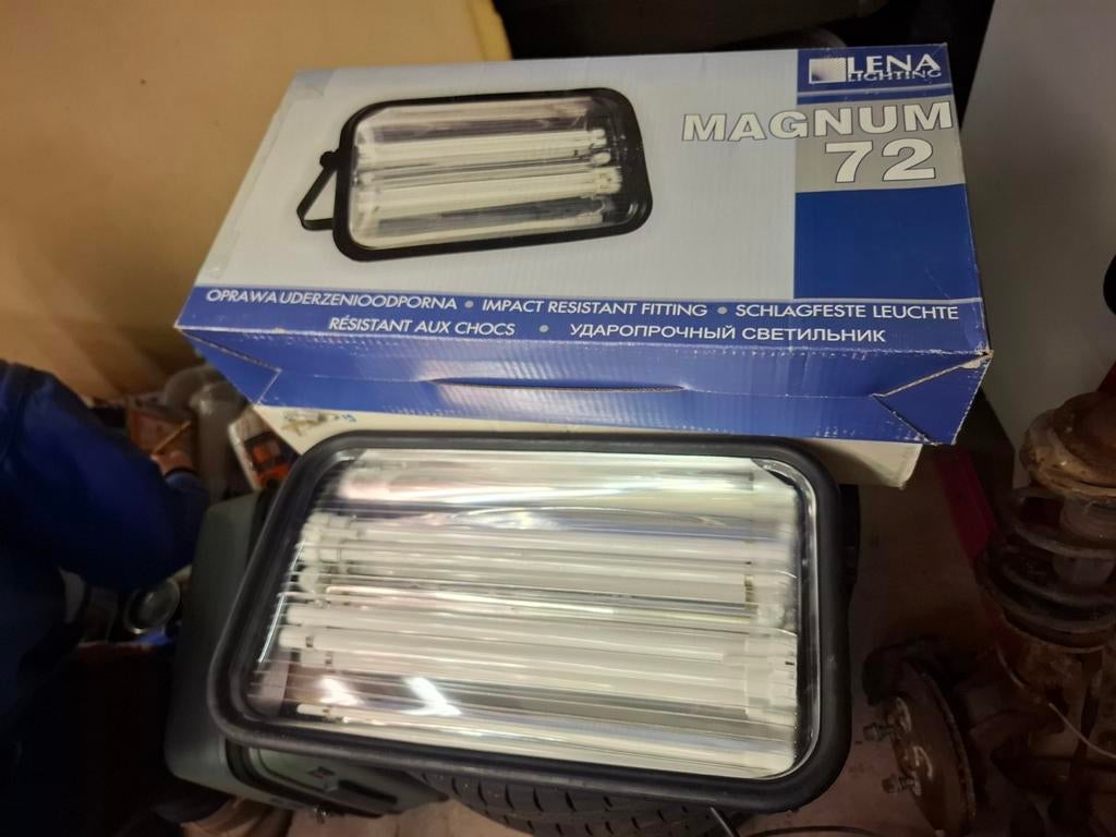 3x magnum 72 led bouwverlichting zo goed als nieuw in doos, Ophalen, Zo goed als nieuw, 50 tot 200 watt, Lamp met armatuur