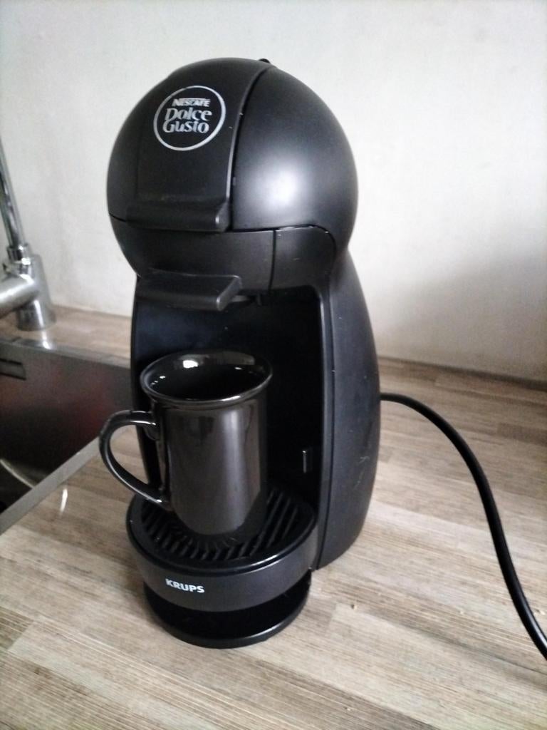 Nescafe Dolce Gusto koffiezetapparaat - zo goed als nieuw!, Koffiemachine, Ophalen of Verzenden, Zo goed als nieuw, 1 kopje