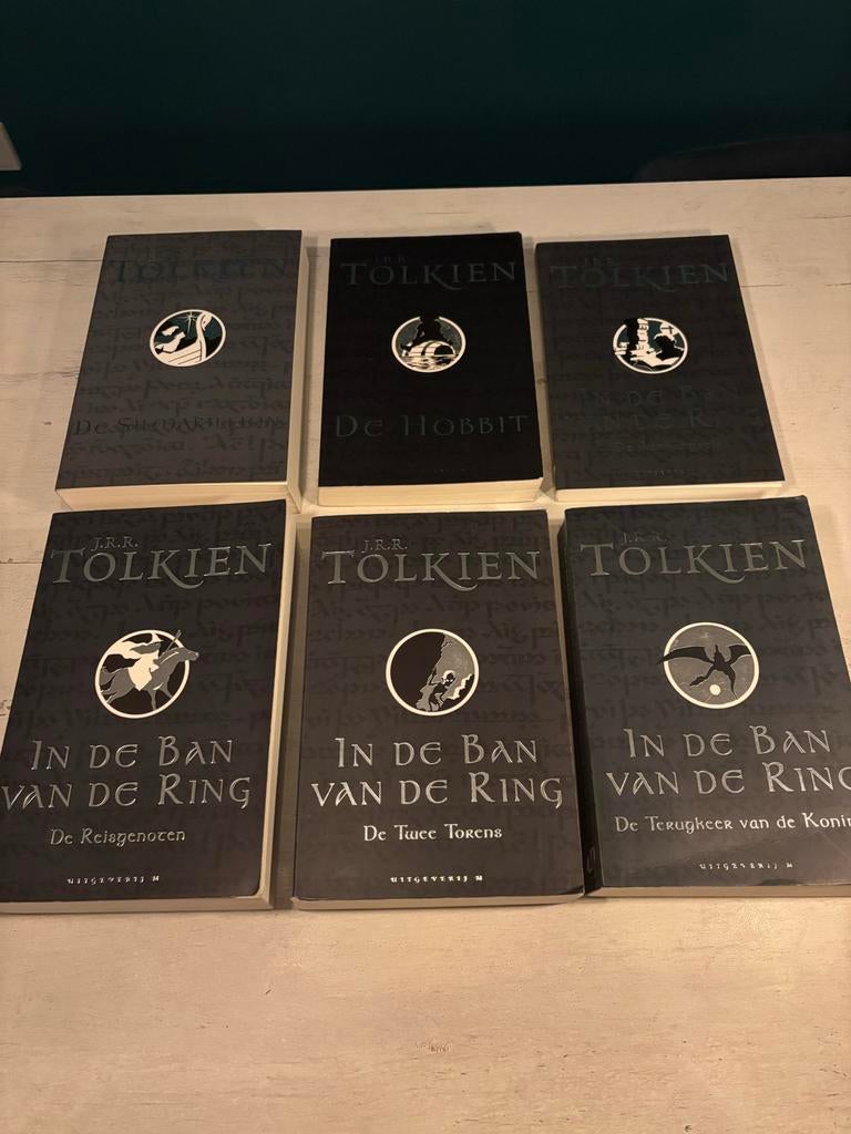 Tolkien - In de Ban van de Ring + Hobbit + Silmarillion, Ophalen of Verzenden, Zo goed als nieuw, J.R.R. Tolkien