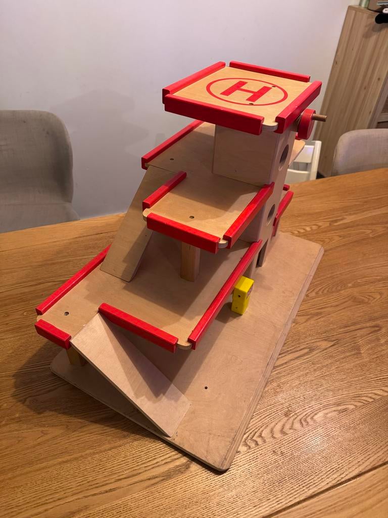 Houten Speelautogarage met Lift, Ophalen, Gebruikt, Jongen of Meisje