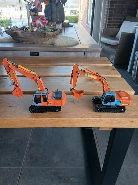 Hitachi, Ophalen, Zo goed als nieuw, Bus of Vrachtwagen