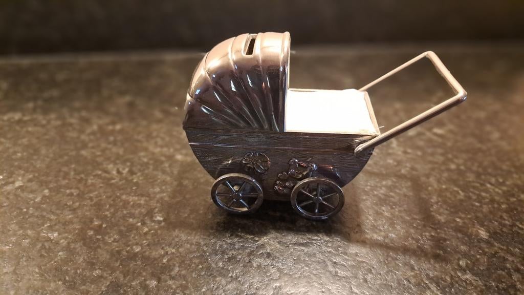 Verzilverde Spaarpot Kinderwagen, Antiek en Kunst, Ophalen of Verzenden
