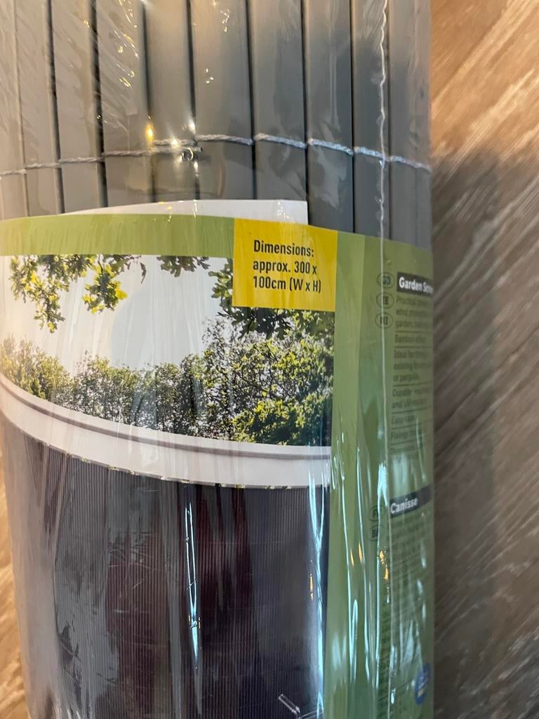 Livarno Flexibele Balkonafscherming Grijs 1m hoog, Tuin en Terras, Kunststof, Nieuw, Ophalen of Verzenden, 3 tot 6 meter