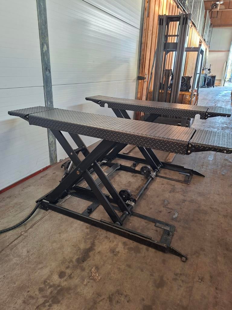 Hefbrug schaar poetsbrug schaarhefbrug Ravaglioli 3000 kg, Auto diversen, Autogereedschap, Ophalen