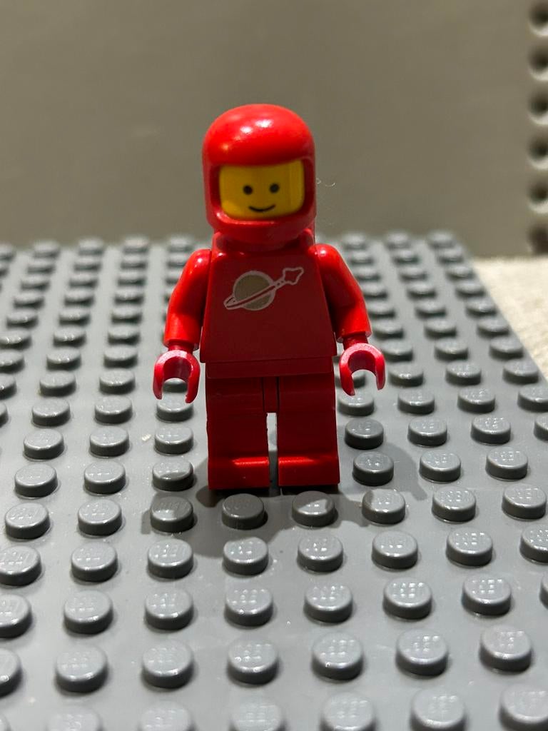 Vintage LEGO Classic Space astronaut rood met air tanks, Ophalen of Verzenden, Zo goed als nieuw