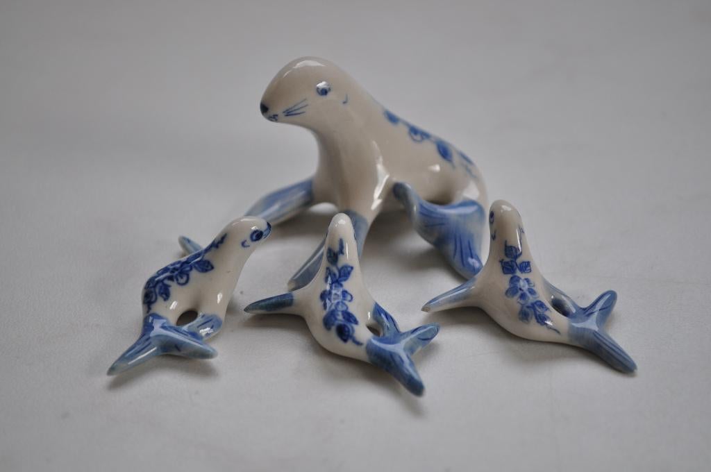 Vintage Miniatuur Beeldje Zeehond Porselein 4 cm, Verzamelen, Dierenverzamelingen, Ophalen of Verzenden, Gebruikt, Overige soorten