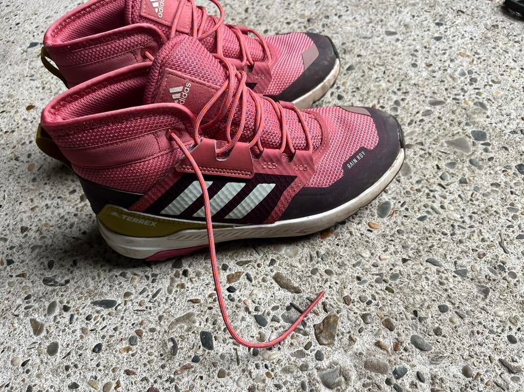 Adidas Terrex Trailmaker mid maat 35, Kinderen en Baby's, Kinderkleding | Schoenen en Sokken, Ophalen of Verzenden, Zo goed als nieuw