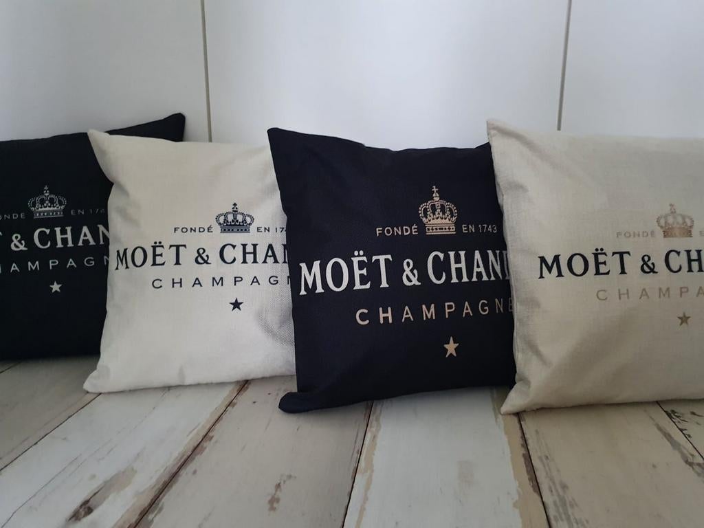kussens van MOËT & CHANDON ‼️, Huis en Inrichting, Woonaccessoires | Kussens, Nieuw, Vierkant, Ophalen of Verzenden