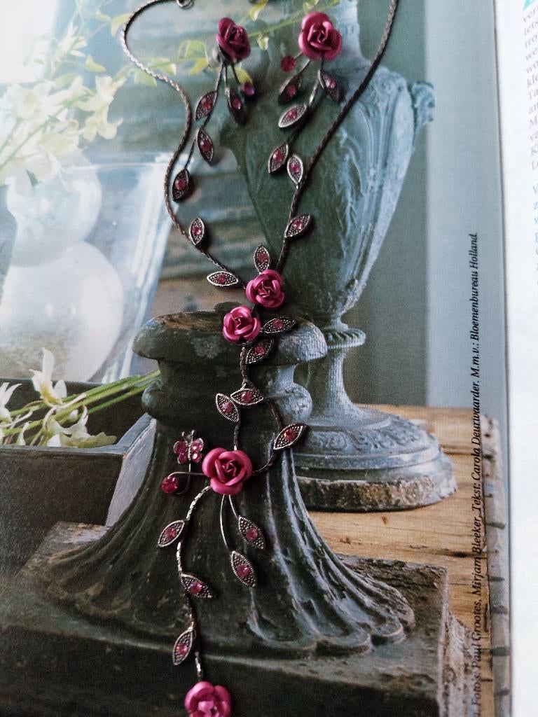 ketting en oorbellen, Verzenden, Zo goed als nieuw, Zilver, Overige materialen